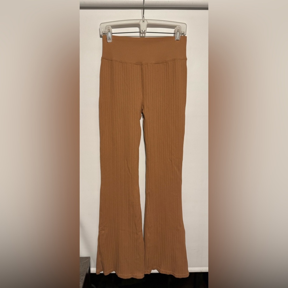 PINK Victoria's Secret Ribbed Camel leggings